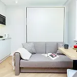 Apartament Batorego Grey - Stacja Metra 300m - Bezpłatny Parking