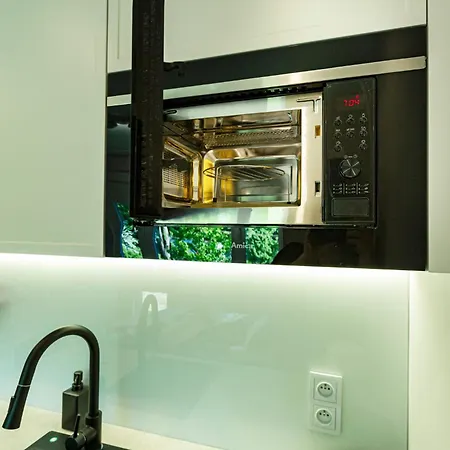 Batorego Grey - Stacja Metra 300m - Bezplatny Parking Varsóvia