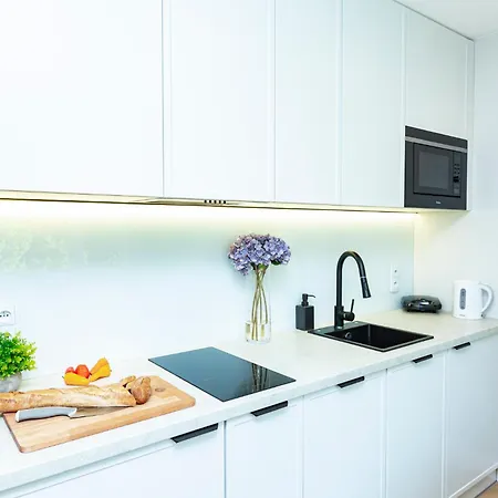 Batorego Grey - Stacja Metra 300m - Bezplatny Parking Apartamento