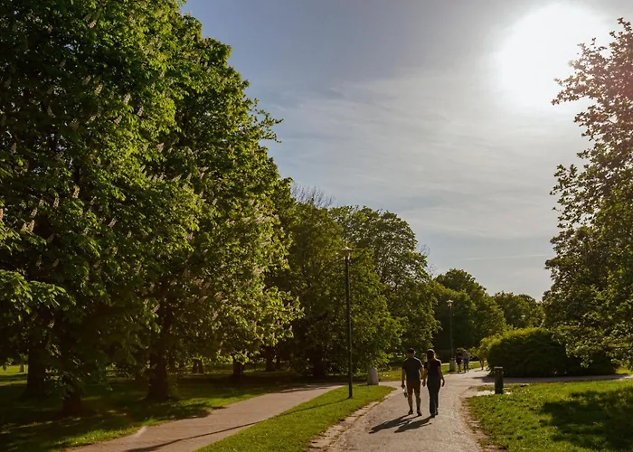 Apartament Batorego Grey - Stacja Metra 300m - Bezpłatny Parking Warszawa