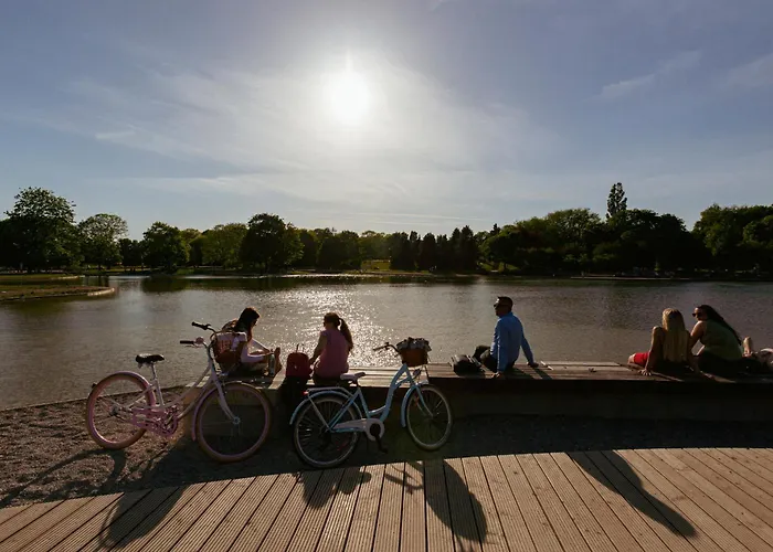 Apartament Batorego Grey - Stacja Metra 300m - Bezpłatny Parking