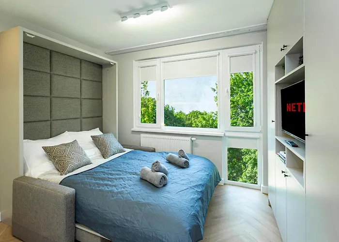 Batorego Grey - Stacja Metra 300m *