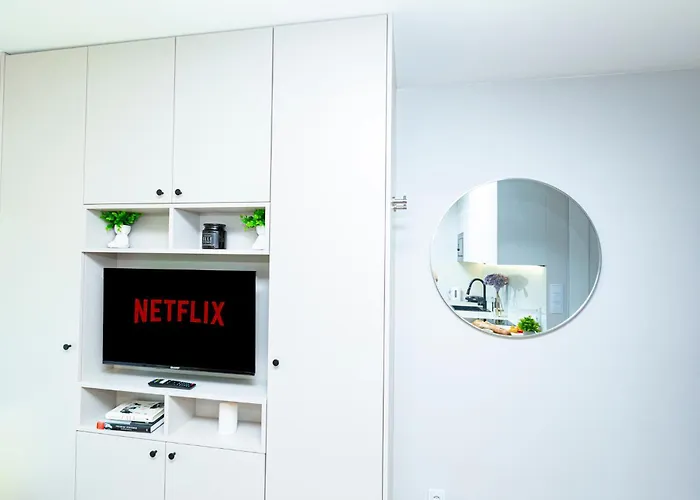 Batorego Grey - Stacja Metra 300m - Bezpłatny Parking *